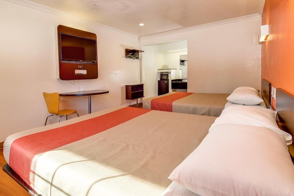Motel 6 Garden Grove Eksteriør bilde