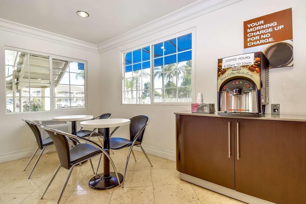 Motel 6 Garden Grove Eksteriør bilde