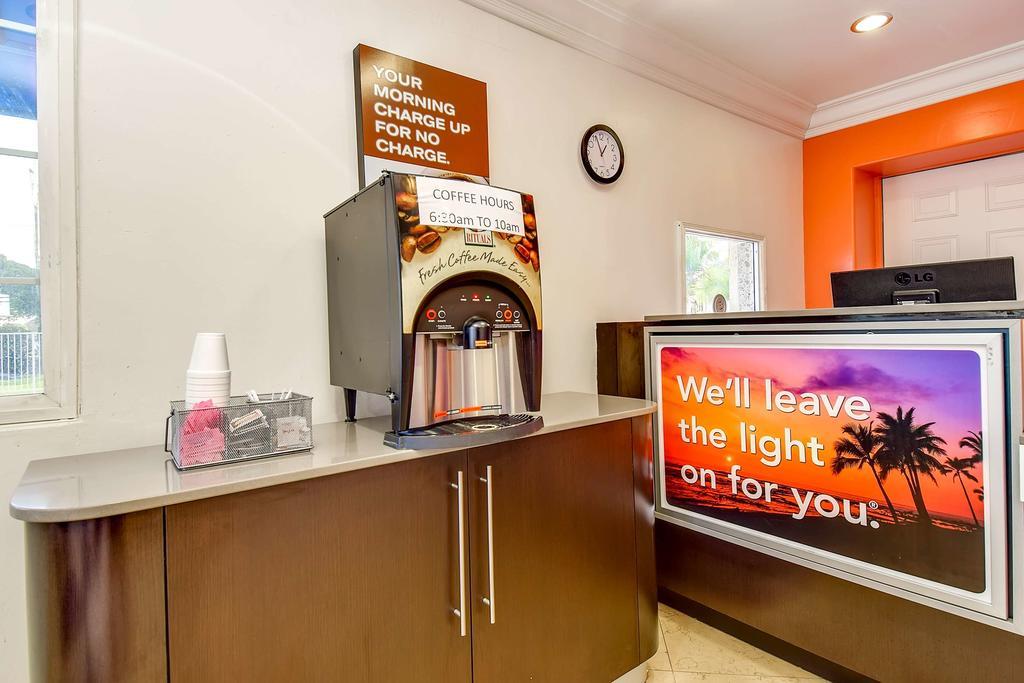 Motel 6 Garden Grove Eksteriør bilde