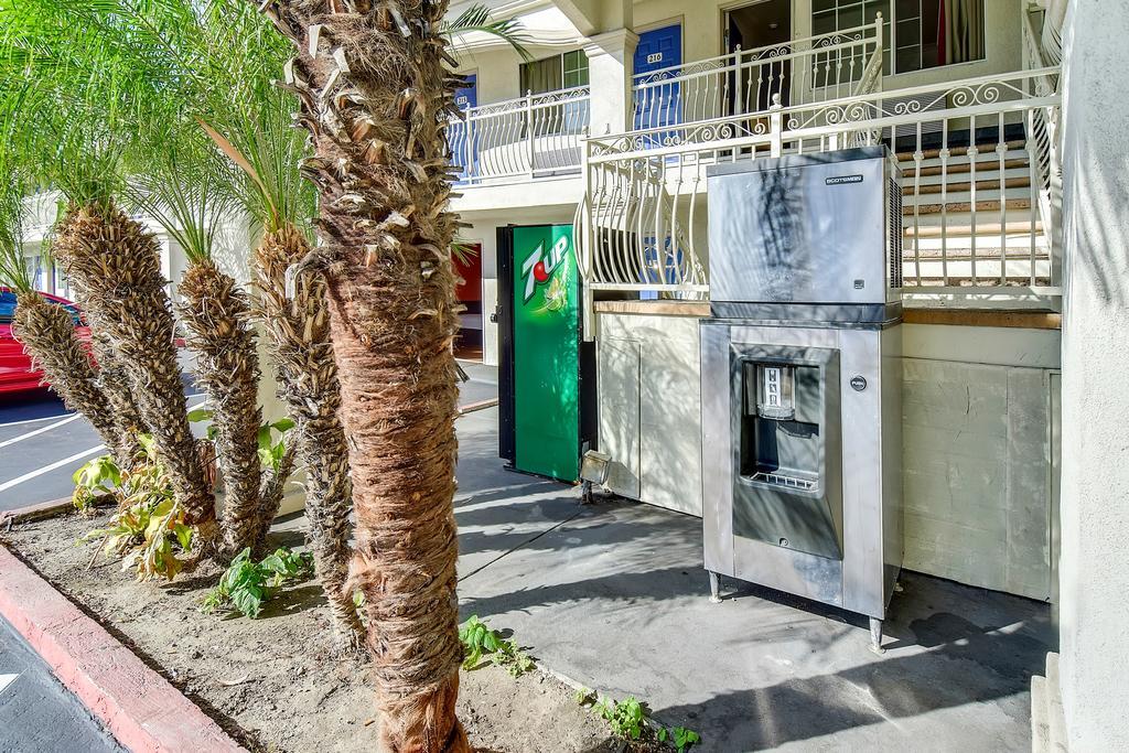 Motel 6 Garden Grove Eksteriør bilde